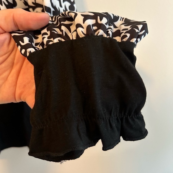 SHEIN NEW Black & White Graphic print sleeve lantern sleeve top Size XL (12) - Picture 3 of 8